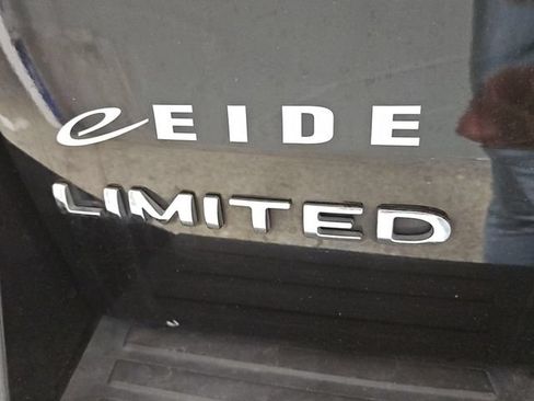 Used 2024 Ford Expedition Limited AWD/4WD image 39
