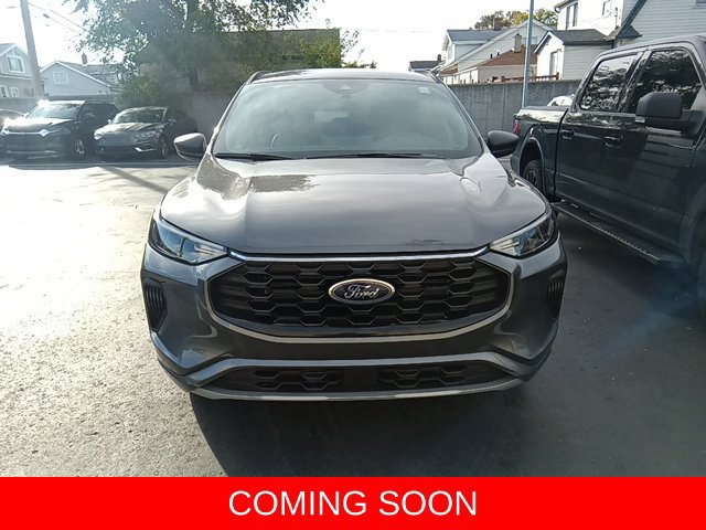 Used 2024 Ford Escape ST-Line w/ Tech Pack #1 AWD/4WD image 2