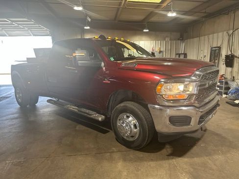 Used 2024 RAM 3500 Tradesman w/ Chrome Appearance Group AWD/4WD image 2