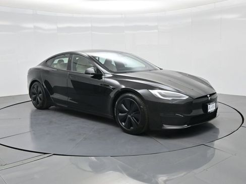 Used 2021 Tesla Model S Plaid image 4