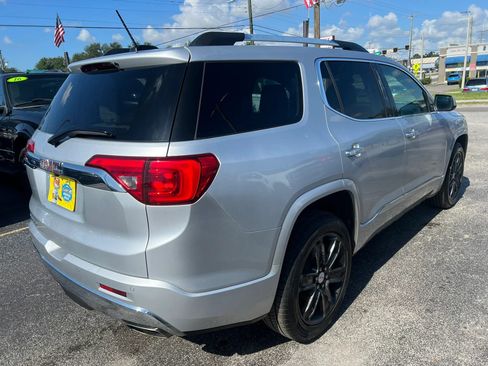 Used 2017 GMC Acadia Denali w/ Technology Package FWD image 5
