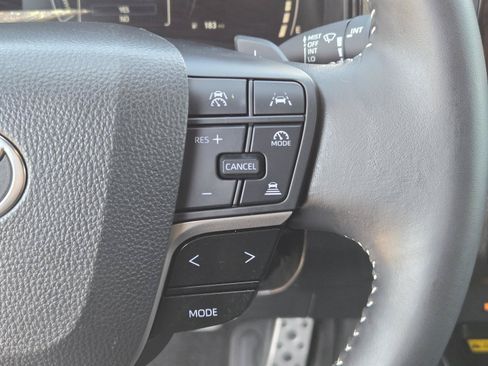 Used 2025 Toyota Camry SE w/ Convenience Package FWD image 17