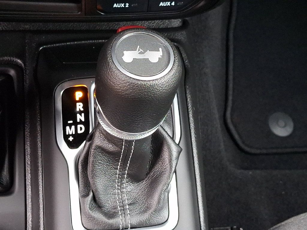Used 2025 Jeep Wrangler Sport AWD/4WD image 16