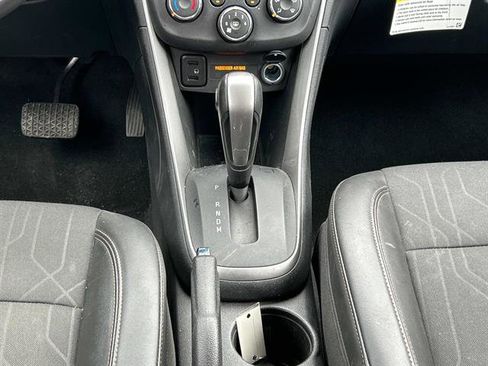 Certified 2022 Chevrolet Trax LT w/ LT Convenience Package image 16