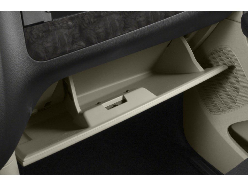 Used 2015 Dodge Grand Caravan American Value Package FWD image 10