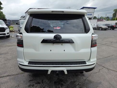 Used 2019 Toyota 4Runner Limited AWD/4WD image 8