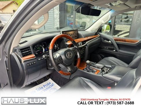 Used 2018 Lexus LX 570 4WD w/ Luxury Package image 14