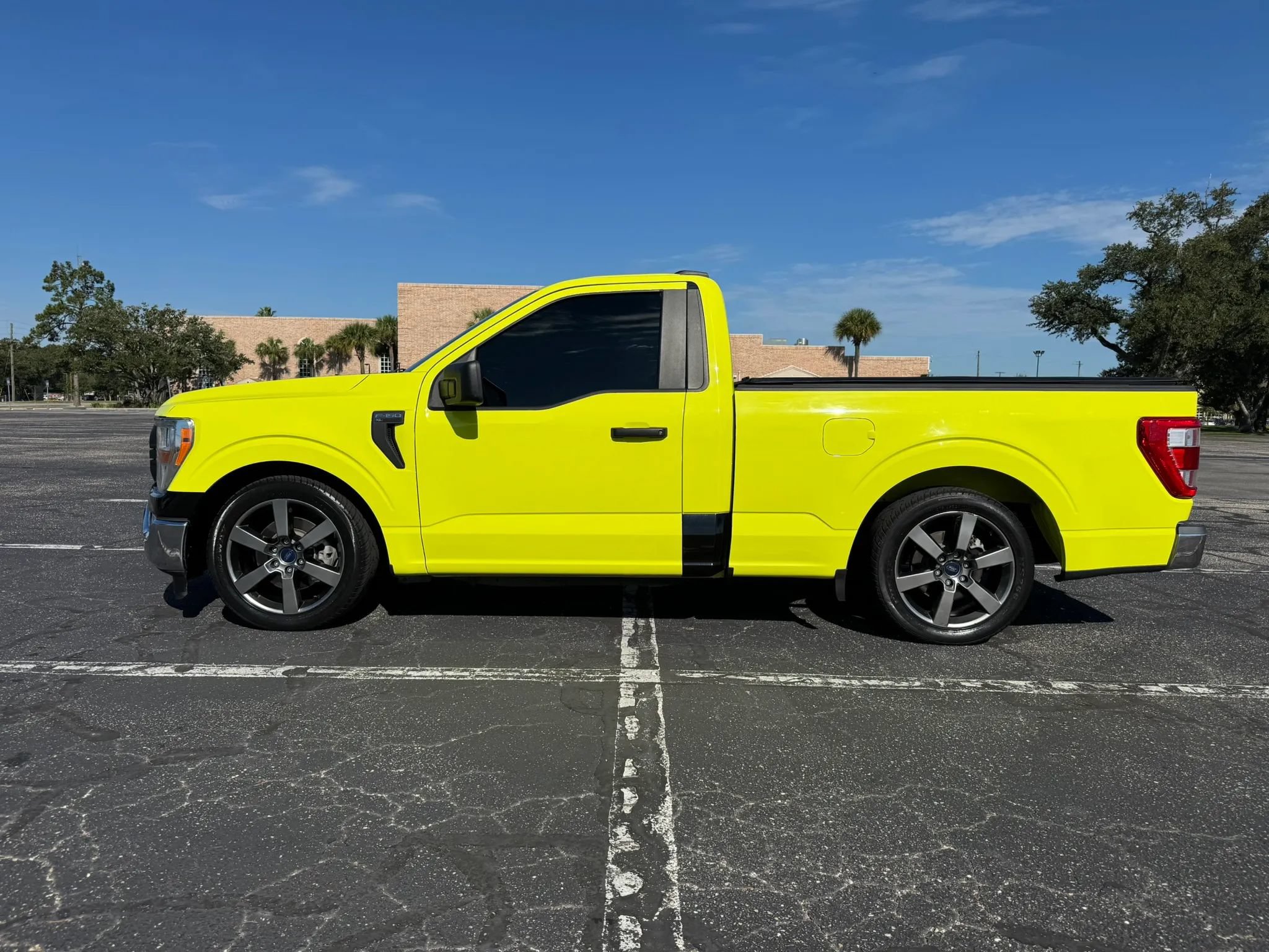 Used 2022 Ford F150 XL w/ Equipment Group 101A High RWD image 9
