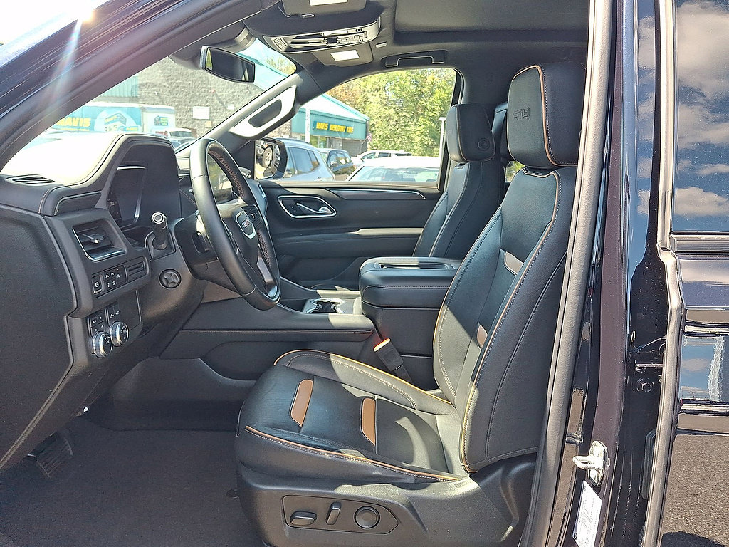 Used 2023 GMC Yukon XL AT4 AWD/4WD image 17
