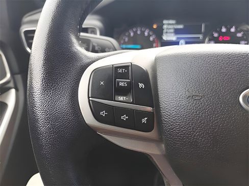 Used 2023 Ford Explorer XLT w/ Equipment Group 202A image 19