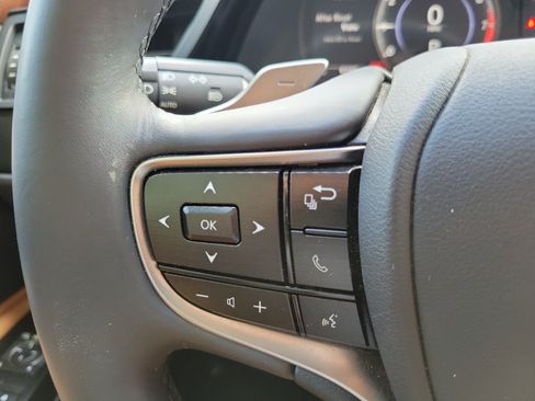 Certified 2024 Lexus ES 350 w/ Premium Package FWD image 27