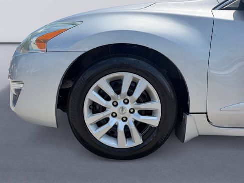 Used 2013 Nissan Altima 2.5 S FWD image 9