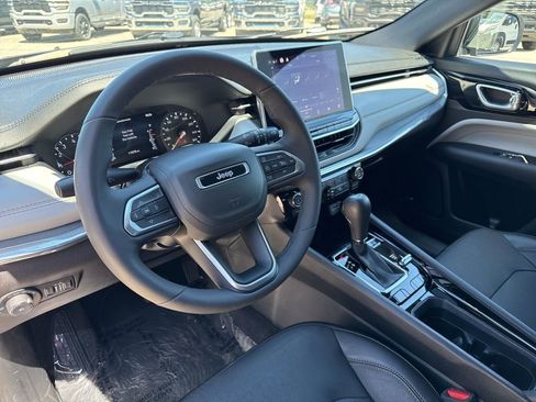 Used 2023 Jeep Compass Limited w/ Sun and Sound Group AWD/4WD image 2