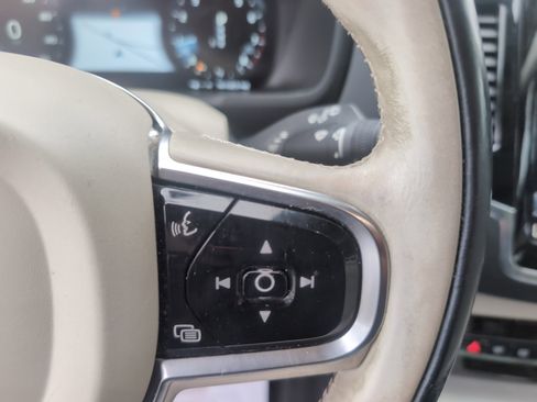 Used 2016 Volvo XC90 T6 Momentum w/ Momentum Plus Package image 20