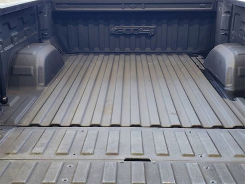 Used 2023 GMC Sierra 1500 AT4 image 10