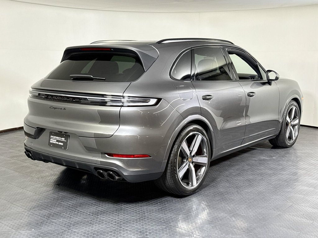 Certified 2025 Porsche Cayenne S AWD/4WD image 7