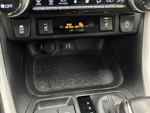 Used 2023 Toyota RAV4 XLE Premium image 28