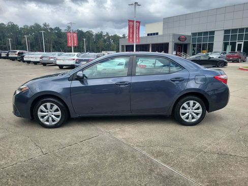 Used 2016 Toyota Corolla LE FWD image 2