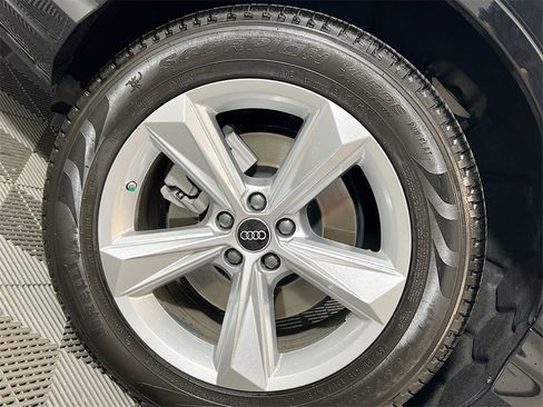 Used 2023 Audi Q7 2.0T Premium w/ Convenience Package image 32