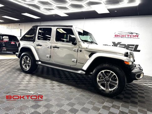 Used 2019 Jeep Wrangler Unlimited Sahara w/ Safety Group AWD/4WD image 1