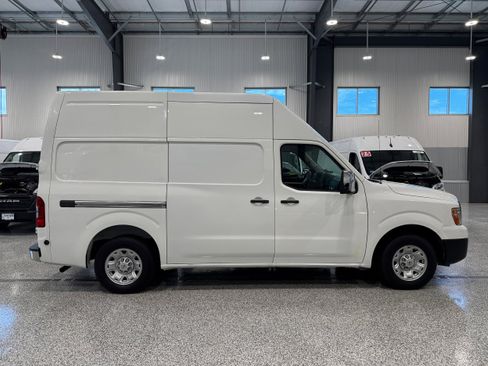 Used 2019 Nissan NV 2500 SV RWD image 4