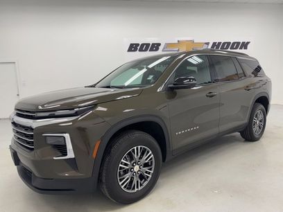 Used 2024 Chevrolet Traverse LT w/ Trailering Package