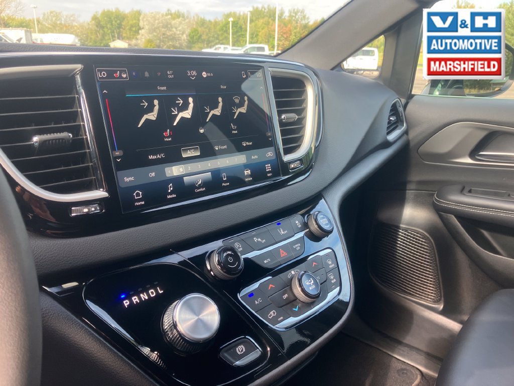 Used 2025 Chrysler Pacifica Select FWD image 14