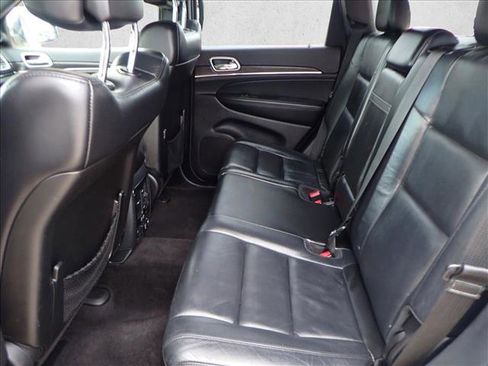 Used 2018 Jeep Grand Cherokee Limited image 10