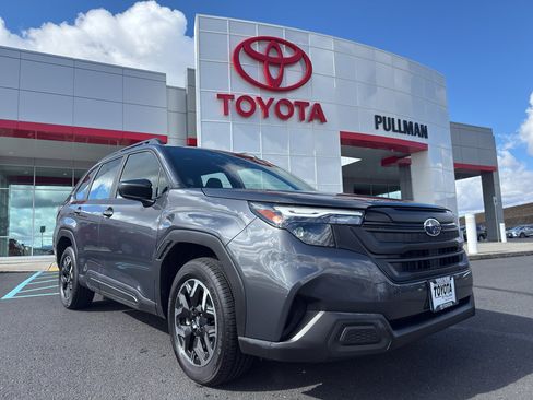 Used 2025 Subaru Forester image 2