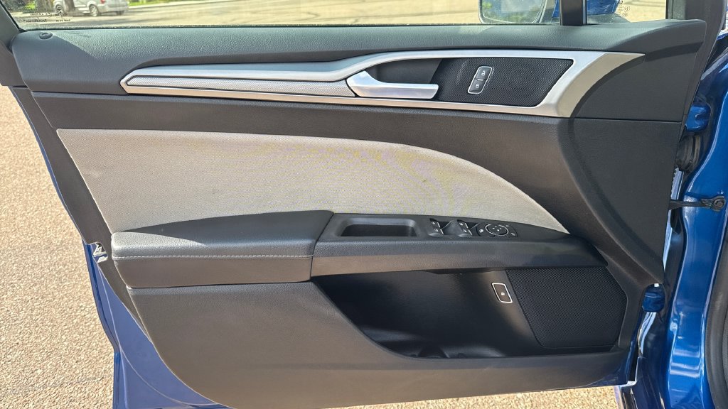 Used 2018 Ford Fusion S FWD image 23