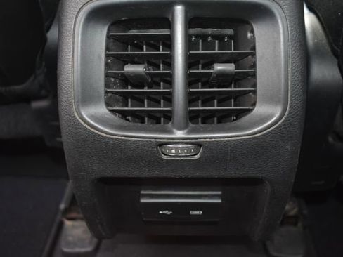 Used 2019 Jeep Cherokee Latitude Plus AWD/4WD image 32