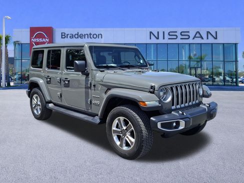 Used 2020 Jeep Wrangler Unlimited Sahara w/ LED Lighting Group AWD/4WD image 3