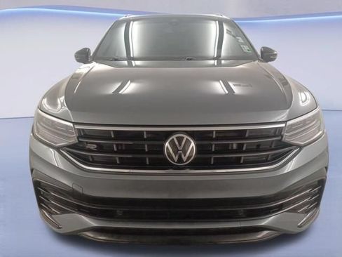 Used 2023 Volkswagen Tiguan SE R-Line FWD image 2