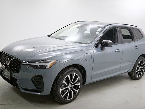 Certified 2023 Volvo XC60 T8 Plus w/ Climate Package image 6