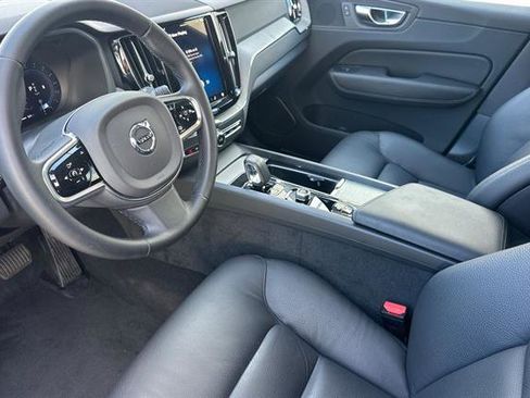 Certified 2025 Volvo XC60 B5 Plus image 9