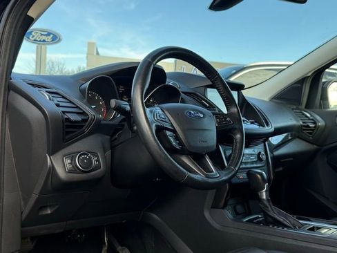 Used 2017 Ford Escape Titanium image 12