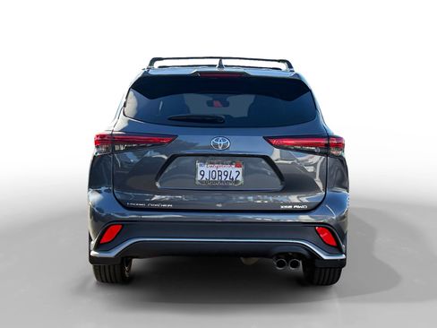 Used 2023 Toyota Highlander XSE image 4