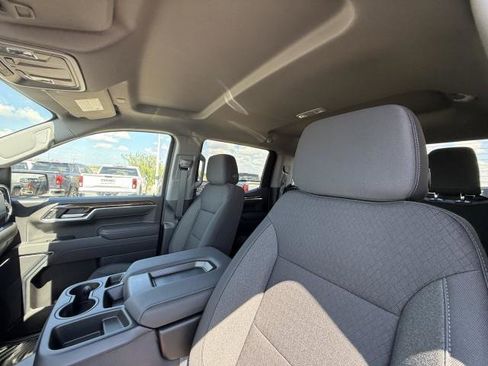New 2026 GMC Sierra 1500 SLE image 18
