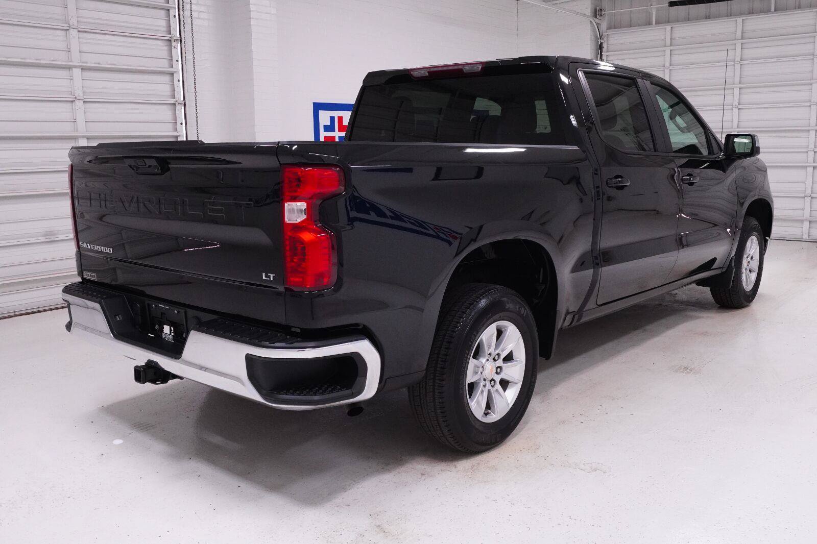 Used 2025 Chevrolet Silverado 1500 LT RWD image 27