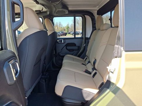 New 2026 Jeep Gladiator Sport image 7