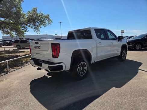 Used 2024 GMC Sierra 1500 AT4 w/ AT4 Premium Package AWD/4WD image 6