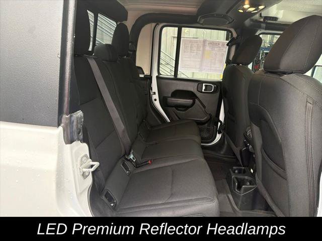 Certified 2022 Jeep Gladiator Sport AWD/4WD image 39