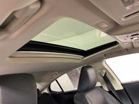 Used 2020 Lexus ES 300h w/ Premium Package image 6