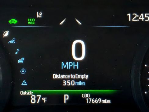 Used 2026 Toyota Sienna XLE FWD image 47