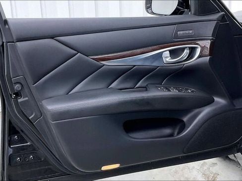 Used 2018 INFINITI Q70 L 3.7 AWD/4WD image 22