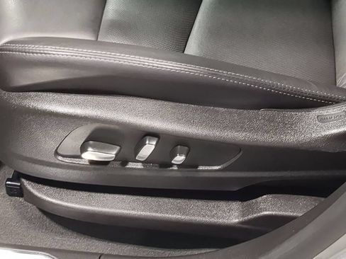 Used 2025 Cadillac XT5 Premium Luxury AWD/4WD image 17
