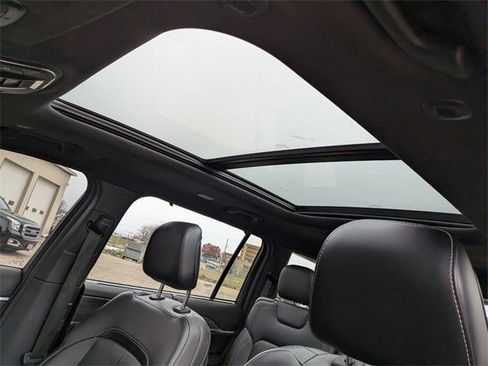 Certified 2024 Jeep Grand Cherokee L Limited w/ Luxury Tech Group II image 13