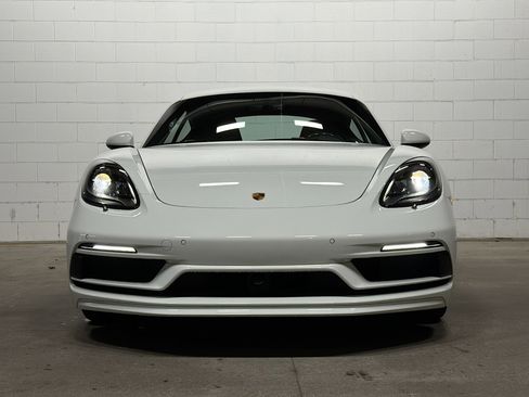 Used 2024 Porsche 718 Cayman image 6