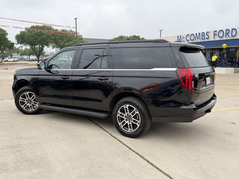 Used 2025 Ford Expedition Max Active AWD/4WD image 12