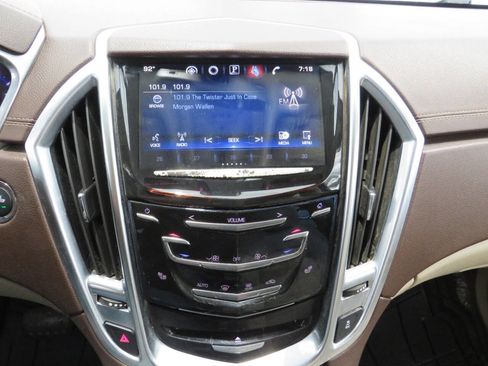Used 2014 Cadillac SRX Luxury image 21